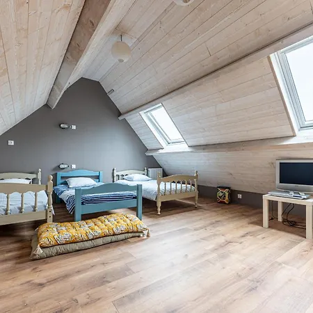 Marie Therese - 300 M De La Tatil Evi